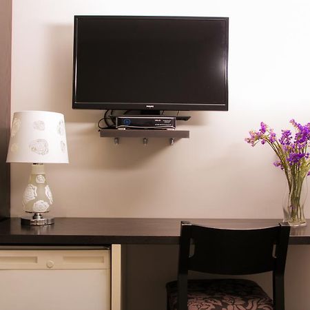 Vivar Hotel Tirana Chambre photo
