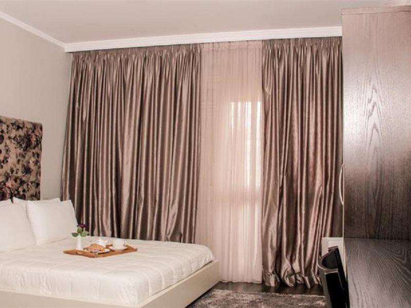 Vivar Hotel Tirana Extérieur photo